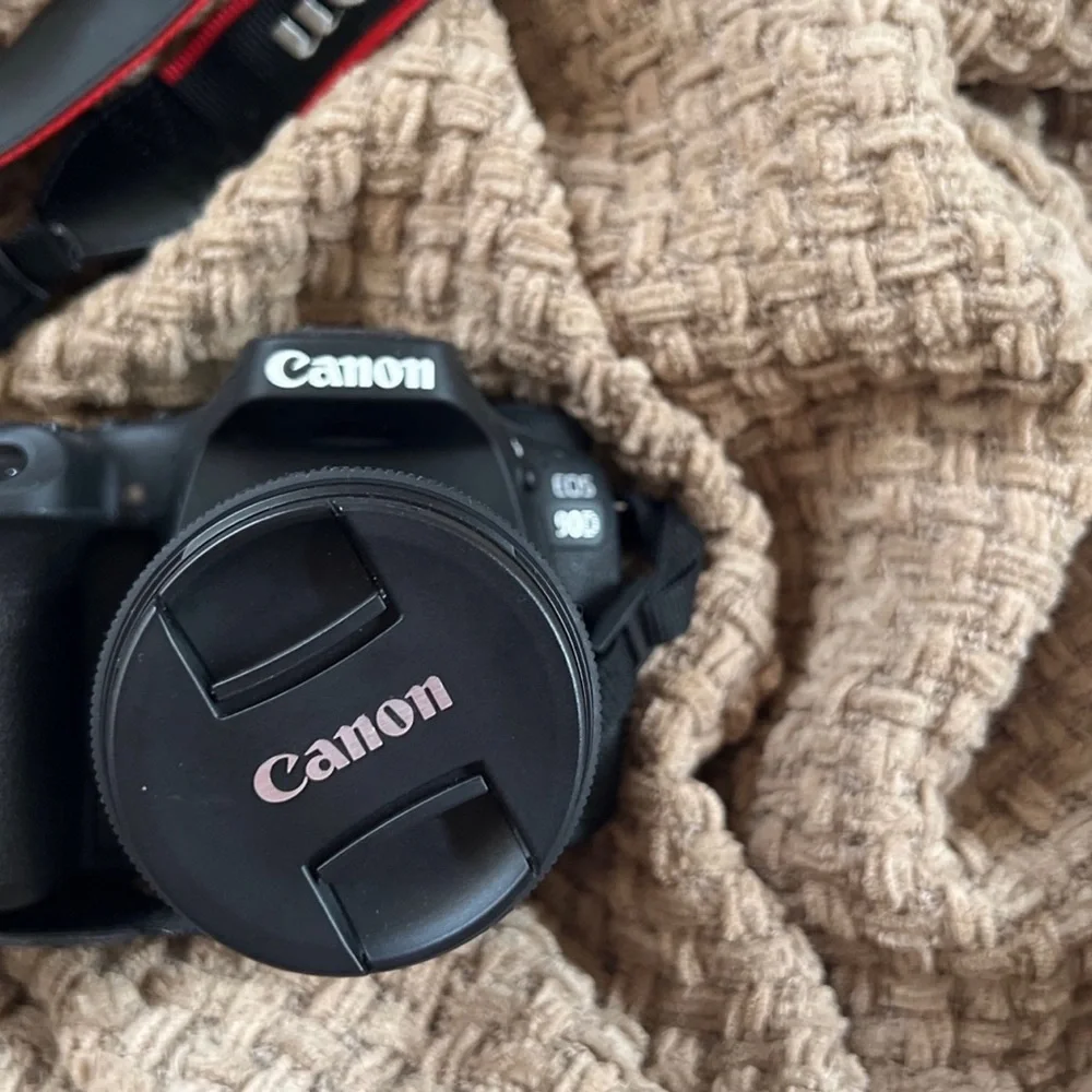 Canon EOS 90D